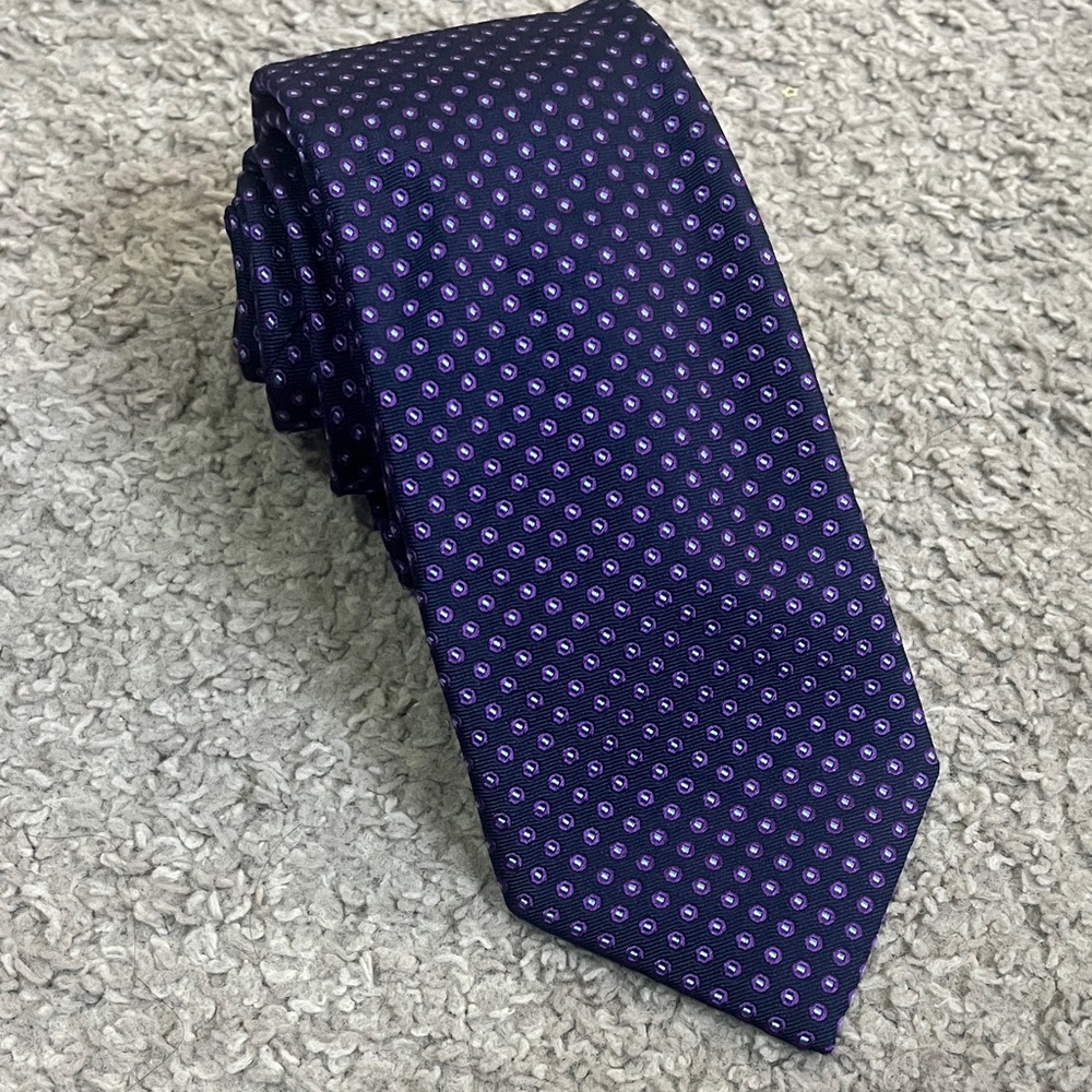 David Donahue Navy and White Patterned Tie